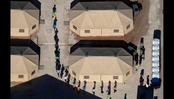 Niños migrantes en un centro de detención en Tornillo, Texas (Foto: Mike Blake / Reuters).