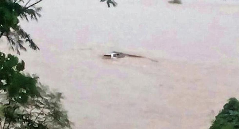 Perú. Auto cae al río Mantaro y deja un muerto, 3 desaparecidos y 2 heridos. (Foto: Agencia Andina)