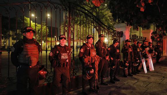 Se reforzó el resguardo policial en los exteriores del Congreso