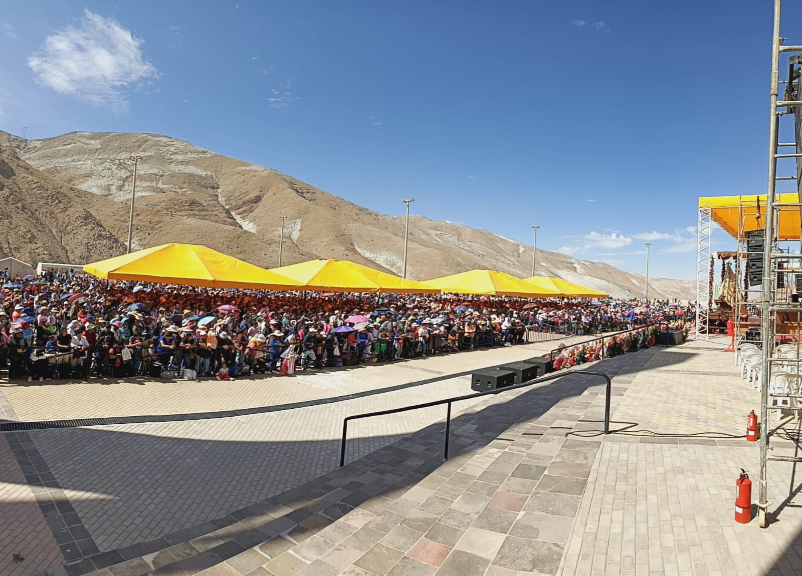 Entre el 30 de abril y 1 de mayo, más de 200 mil personas llegaron hasta el distrito de Polobaya, en Arequipa, para celebrar la fiesta de la Virgen de Chapi.