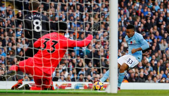 Youtube: Cech y la magnífica atajada al potente remate de Gabriel Jesús. (Video: AFP)