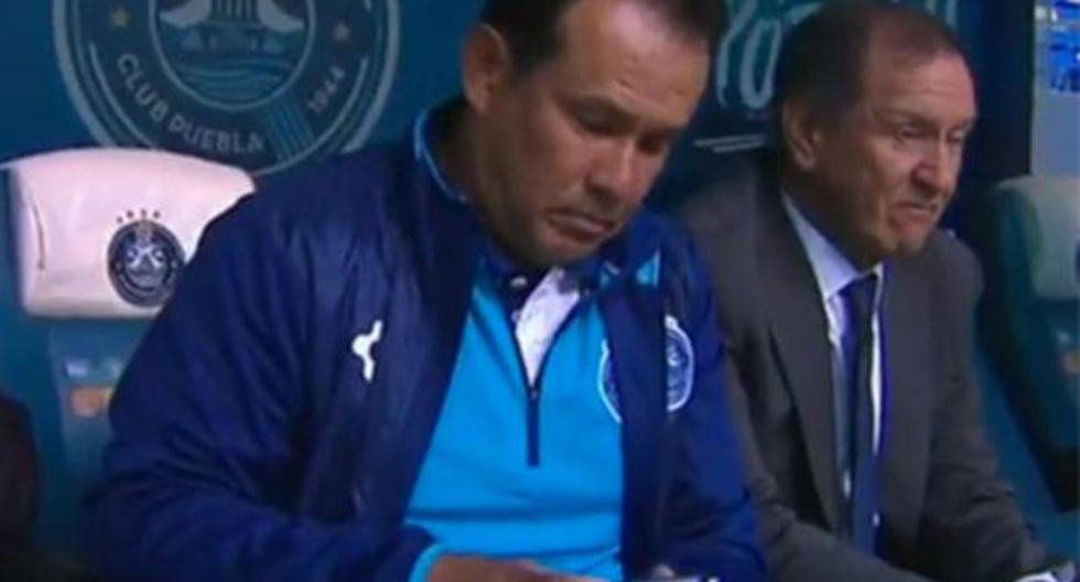 Puebla vs Pumas se enfrentan EN VIVO y EN DIRECTO este viernes 27 de octubre a las 7:00 pm por la jornada 15 de la Liga MX. Juan Reynoso es asistente técnico del cuadro local. (Foto: Captura - Azteca)