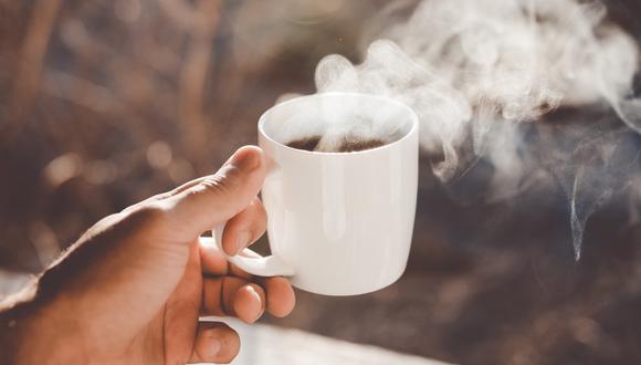 La especialista aconseja no consumir más de 400 miligramos (mg) de cafeína al día, en el caso de los adultos sanos. (Foto: unsplash)