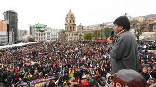 Evo Morales no renuncia y se rodea de miles de partidarios en La Paz | FOTOS