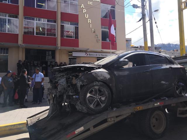 Apurímac: transportistas protestan frente al Poder Judicial por quema de vehículo