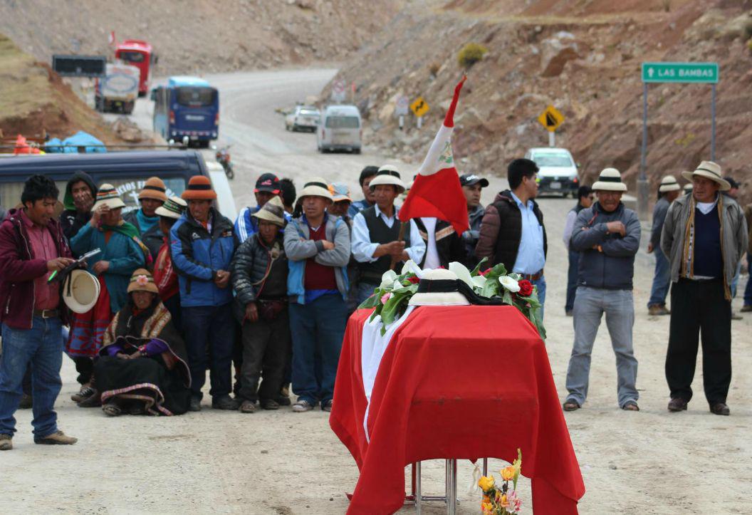 Imagen del velorio de Quintino Cereceda, comunero que falleció durante las protestas contra la minera Las Bambas en octubre del 2016. (Foto: Miguel Neyra / Archivo El Comercio)