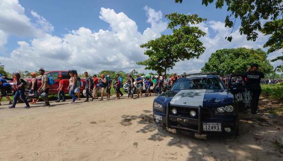 El funcionario explicó que por ser centroamericanos los hondureños tienen la potestad de ingresar haciendo su trámite migratorio. | Foto: AFP