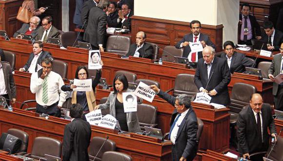 Nuevo Perú y el Frente Amplio criticaron la celeridad con que se aprobó el proyecto. Cuando se planteó exonerarlo de segunda votación, se retiraron del hemiciclo. (Foto: Juan Ponce/El Comercio)