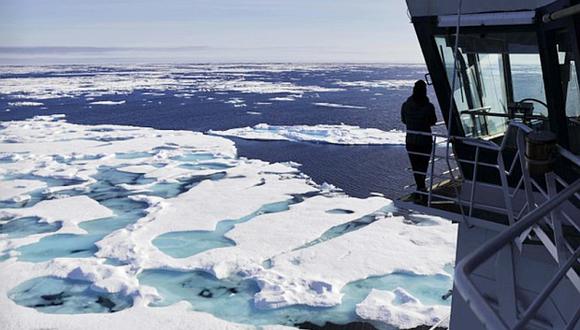 Desde que se sumergió a la cobertura del derretimiento del Ártico, el fotógrafo de Associated Press dice que "es como ponerse a pescar fotos al lado del barco". (Foto: AP/David Goldman)