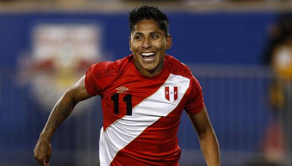 Raúl Ruidíaz, delantero de la selección peruana. (Foto: AFP)