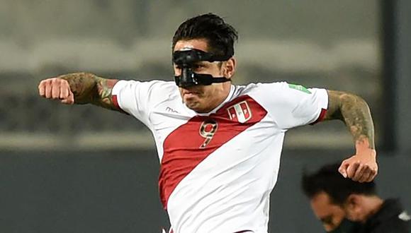 Gianluca Lapadula tiene 5 goles con camiseta de la selección peruana. (Foto: AFP)