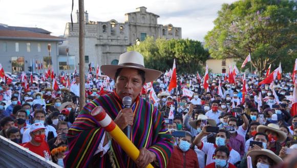 "El pueblo es sabio, el pueblo entiende, estoy comprometido con el pueblo que hoy ha salido a las urnas a reflejar democráticamente esto", señaló Castillo. (Foto: Perú Libre)