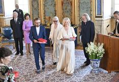 ABBA recibe de manos del rey de Suecia la Real Orden de Vasa por su exitosa carrera