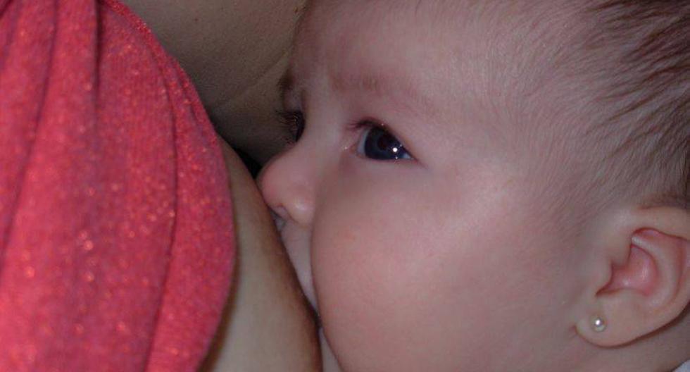 La leche materna tiene un efecto protector a la obesidad adulta. (Foto: joseadolforv/Flickr)