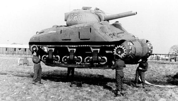 ¿Tanques de cartón? ¿de caucho? (ROGER VIOLLET VIA GETTY IMAGES).