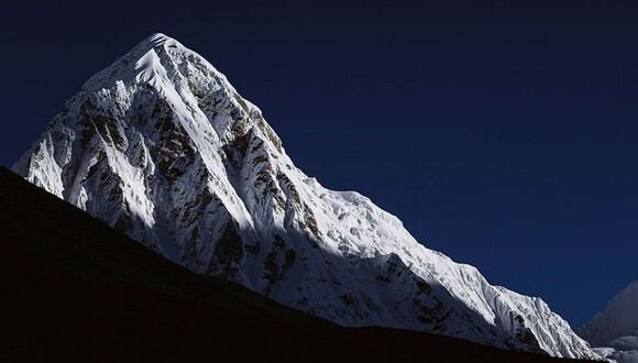 La avalancha bajó a un ritmo vertiginoso y espeluznante. (Foto: Heath Holden | Getty Images)