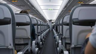 Azafata revela cuáles son los pasajeros más odiados en los aviones