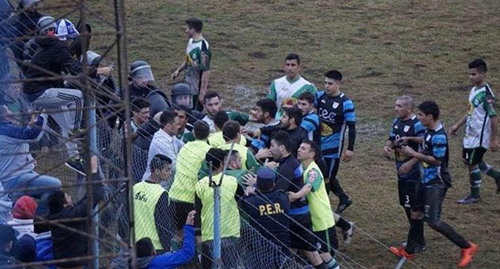 Sucedió en el Torneo Federal B del fútbol argentina entre los equipos Viale FC y Arsenal. (Video: YouTube | Foto: Deporte Zonal)