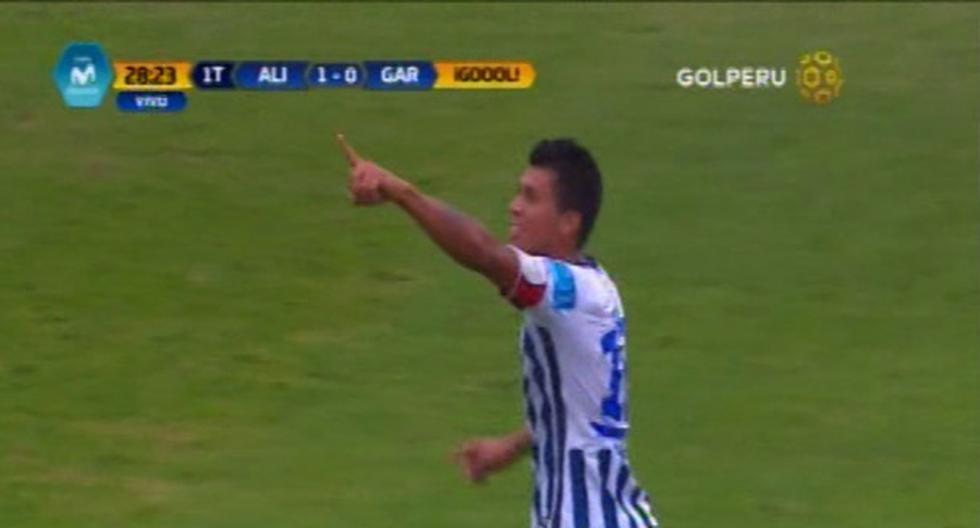 Rinaldo Cruzado puso en ventaja a Alianza Lima al minuto 38 del primer tiempo con un golazo. (Video: GOLPERÚ)
