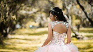 México: la singular invitación de una mujer que por fin celebrará su quinceañero a los 35 años