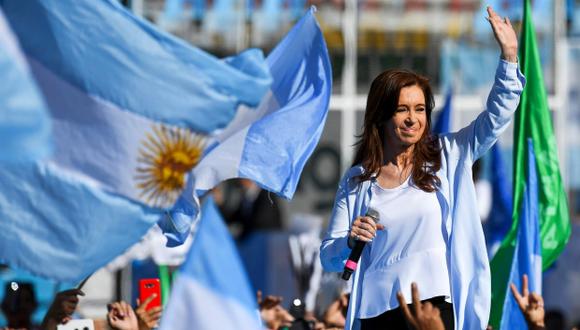 "Ser peronista hoy es decir 'basta ya, Macri' con tanta malaria para el pueblo", dijo la ex presidenta de Argentina Cristina Fernández. (Foto: AFP)