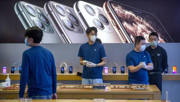 Apple anunció que la producción y ventas de su producto estrella se habían visto afectadas por el brote. (Foto: Associated Press)