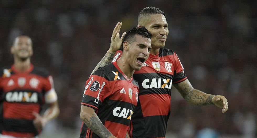 Los peruanos Paolo Guerrero y Miguel Trauco buscarán destacar en el Flamengo vs Chapecoense. (Foto: Getty Images)