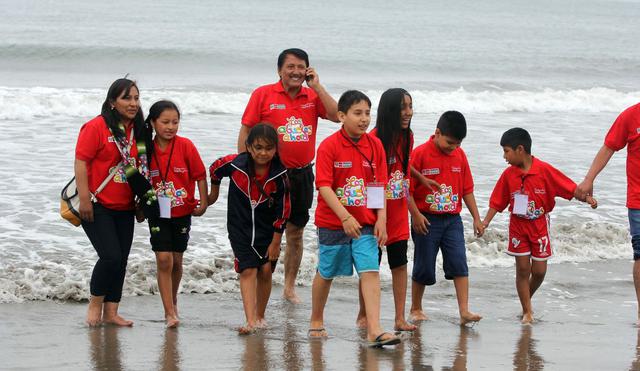 Premian a 27 escolares ganadores del
Concurso Los Abuelos Ahora (Foto: Difusión)