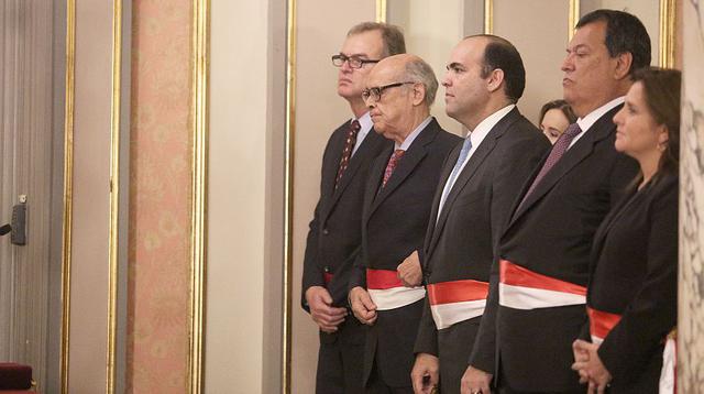 El nuevo ministro de Economía y Finanzas, Fernando Zavala, asumió el cargo además de mantener su puesto como presidente del Consejo de Ministros. (Presidencia de la República)