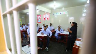 Callao: un salón de clases dentro del penal Sarita Colonia
