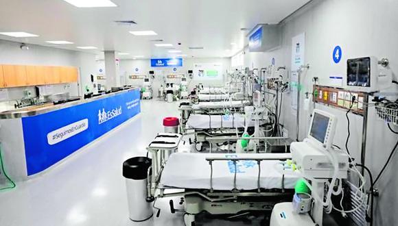 La entidad señaló que, a la fecha, se reportan 2097 pacientes hospitalizados, de los cuales 389 se encuentran en UCI y reciben atención especializada con equipos de ventilación mecánica por su estado crítico. (Foto: El Comercio)