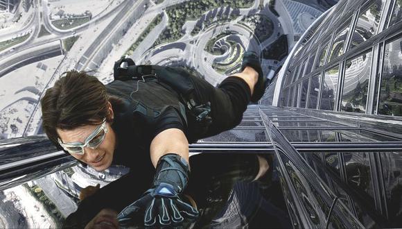 Tom Cruise en una de las escenas más recordadas de "Mission Impossible 5" de 2015.