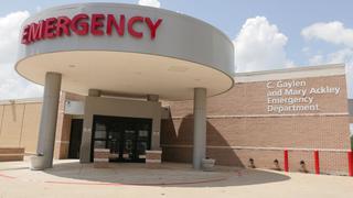 En un Texas golpeado por la variante Delta del coronavirus, los pacientes mueren varados en clínicas rurales