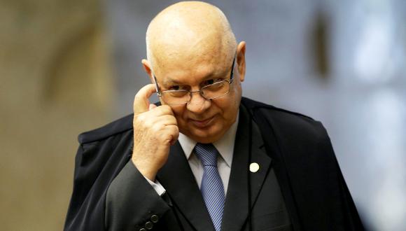 Teori Zavascki revisaba el esperado testimonio de ejecutivos de Odebrecht en el mayor caso de corrupci&oacute;n de la historia de Brasil. (Foto: Reuters)