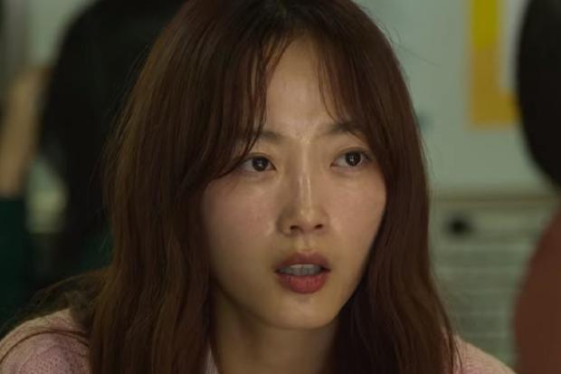 Lee Na Yeon fue mordida por Gwi-nam (Foto: Netflix)