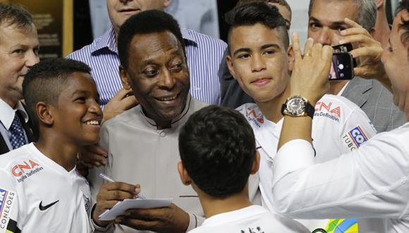 Pelé fue hospitalizado por problema estomacal