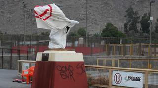 Universitario denunció los actos violentos en el estadio Monumental y repondrá estatua de Lolo Fernández