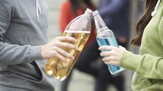 ¿Cómo evitar comprar bebidas alcohólicas adulteradas?