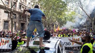 Taxistas de Barcelona y Madrid se declaran en huelga contra Uber y Cabify