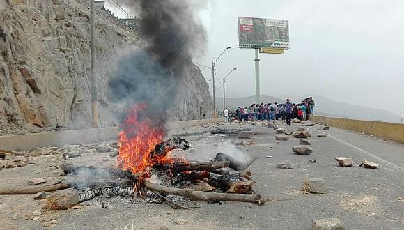 Manchay: miles causan destrozos en segundo día de protestas
