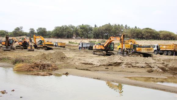 Los trabajos de descolmatación del río Piura deben terminar antes de fin de año. (Foto: Ralph Zapata)