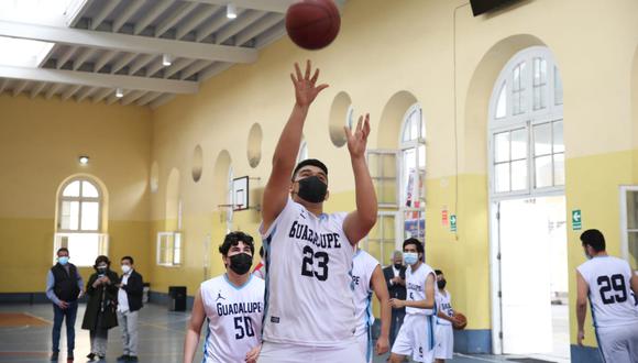 Los alumnos del colegio Nuestra Señora de Guadalupe jugaron básquetbol. (Foto: Minedu)