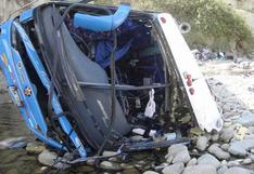 Puno: 15 muertos dejó caída de ómnibus a un abismo