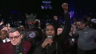 Deontay Wilder vs. Tyson Fury 2: el campeón ingresó al Grand MGM vestido como el ‘Bombardero de Bronce’ | VIDEO