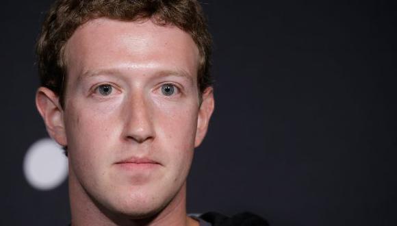 El creador de Facebook, Mark Zuckerberg, quiere abaratar el costo de las redes que llevan la Internet. (Foto: Getty Images)