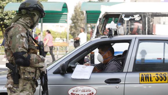 Ministro del Interior anuncia que pases vehiculares de retirarán de forma progresiva. (Foto: Diana Marcelo)