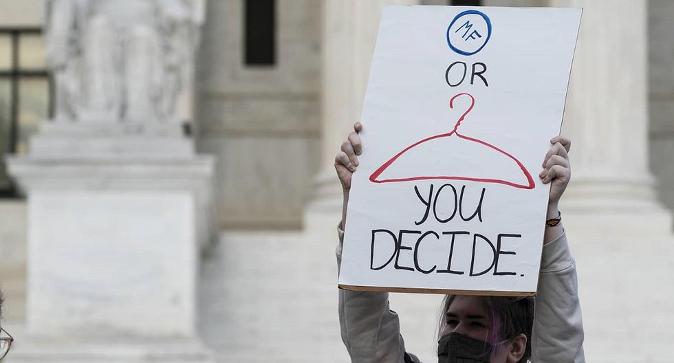US court bans abortions in Kentucky temporarily