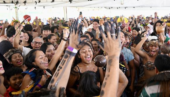 Pueblos indígenas brasileños celebran en Brasilia, el 21 de septiembre de 2023. (Foto de EVARISTO SA / AFP)