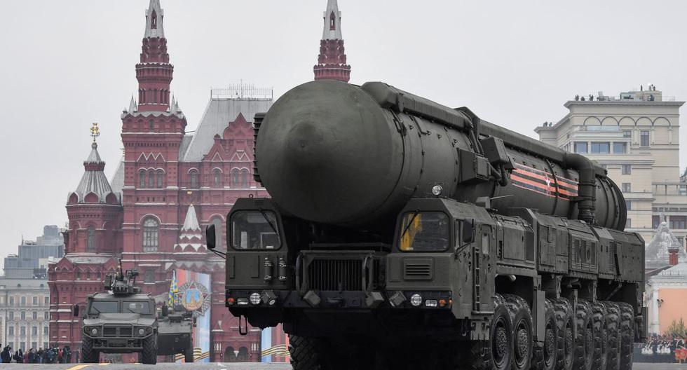 Un sistema ruso de misiles balísticos intercontinentales Yars RS-24 recorre la Plaza Roja durante el desfile militar del Día de la Victoria en el centro de Moscú el 9 de mayo de 2019. (Alejandro NEMENOV / AFP).