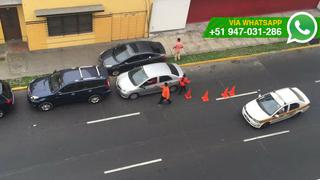 WhatsApp: cuidadores de autos se 'apoderan' de pista de Cercado